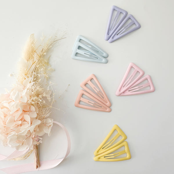 The Pastel Teddy - Triangular snap clips